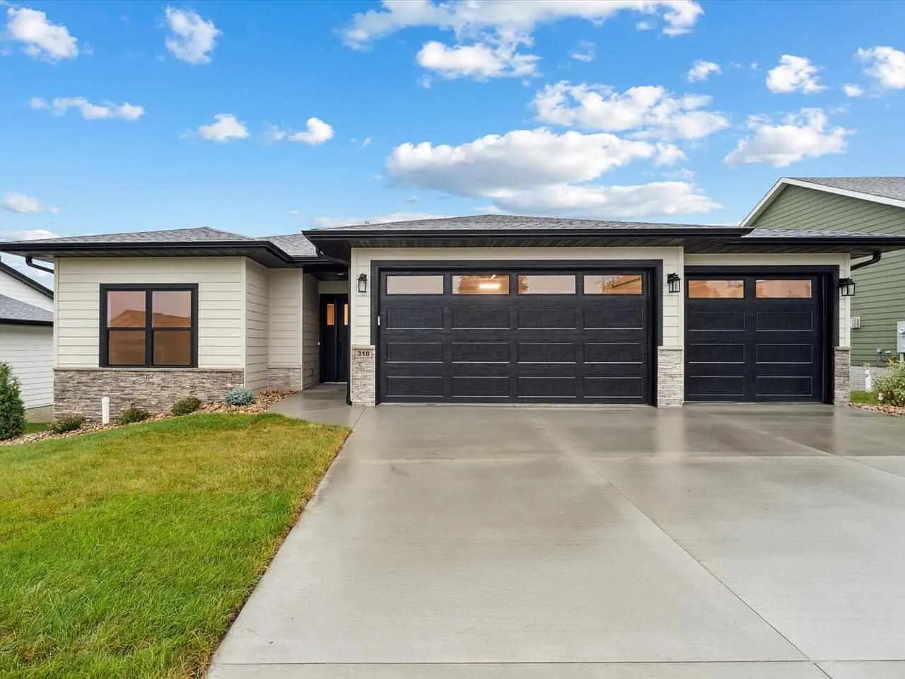 Phoenix by Navigate Homes